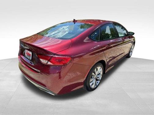 2016 Chrysler 200 S