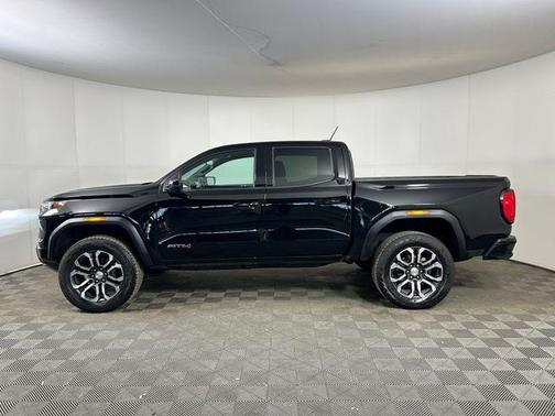2023 GMC Canyon AT4