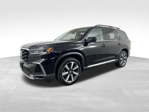 Crystal Black Pearl 2024 Honda Pilot Touring