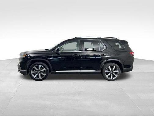 Crystal Black Pearl 2024 Honda Pilot Touring
