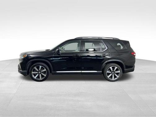 Crystal Black Pearl 2024 Honda Pilot Touring