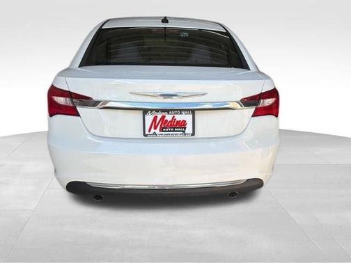Bright White Clearcoat 2013 Chrysler 200 LX