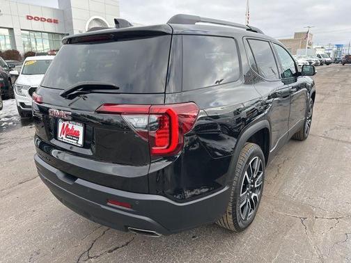 2021 GMC Acadia SLT