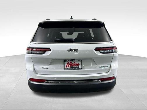 Bright White Clearcoat 2023 Jeep Grand Cherokee L Laredo