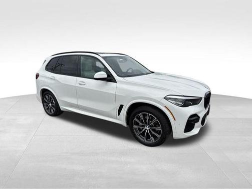 Alpine White 2023 BMW X5 xDrive40i