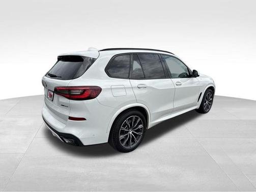 Alpine White 2023 BMW X5 xDrive40i