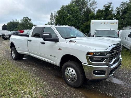 Bright White Clearcoat 2026 RAM 3500 Big Horn
