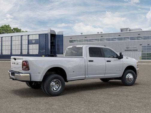 Bright White Clearcoat 2026 RAM 3500 Big Horn