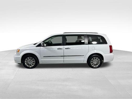 2015 Chrysler Town & Country Touring-L