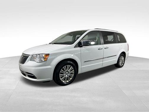 2015 Chrysler Town & Country Touring-L