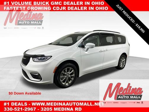 Bright White Clearcoat 2022 Chrysler Pacifica Touring-L