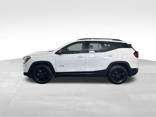 Summit White 2024 GMC Terrain AT4