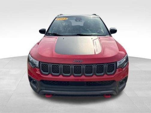 Redline Pearlcoat 2023 Jeep Compass Trailhawk