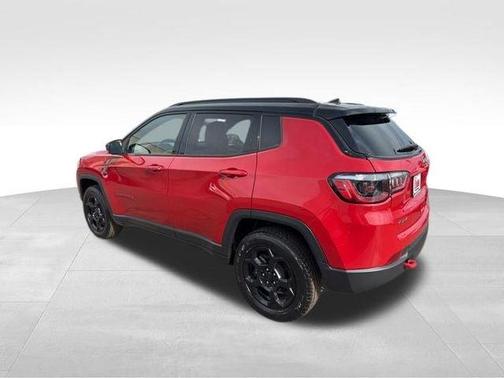 Redline Pearlcoat 2023 Jeep Compass Trailhawk