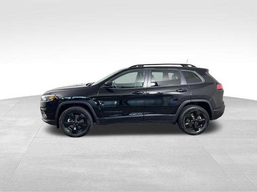 Diamond Black 2023 Jeep Cherokee Altitude Lux