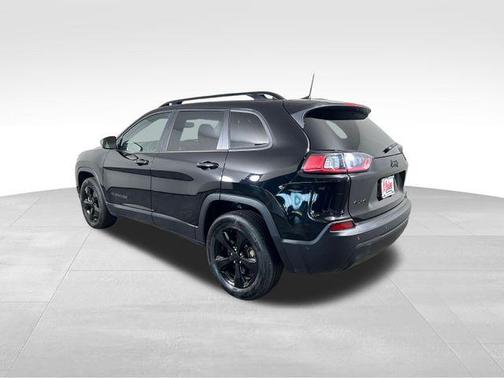 Diamond Black 2023 Jeep Cherokee Altitude Lux