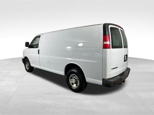 Summit White 2017 Chevrolet Express 2500 Work Van