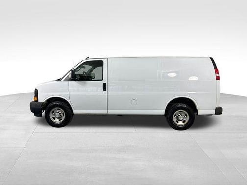 Summit White 2017 Chevrolet Express 2500 Work Van