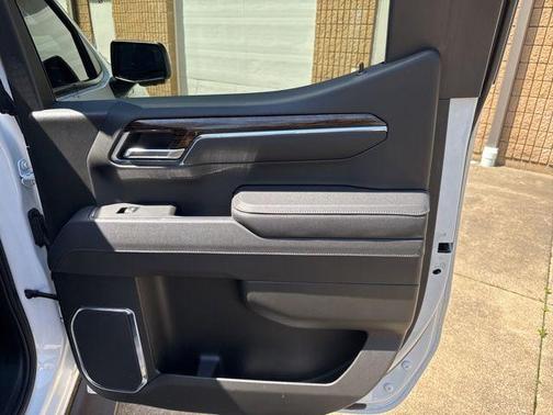 Summit White 2025 GMC Sierra 1500 Elevation