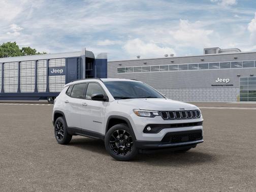 Bright White Clearcoat 2026 Jeep Compass Latitude