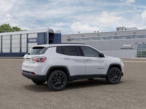 Bright White Clearcoat 2026 Jeep Compass Latitude
