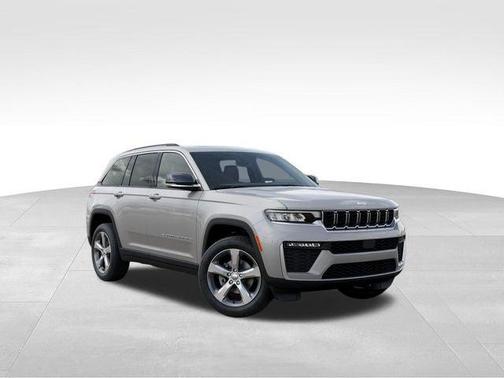 Silver Zynith 2026 Jeep Grand Cherokee Limited