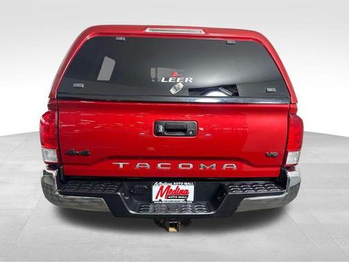 Barcelona Red Metallic 2016 Toyota Tacoma SR5