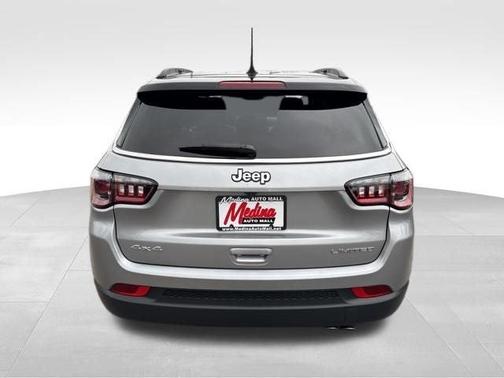 Billet Silver Metallic Clearcoat 2022 Jeep Compass Limited