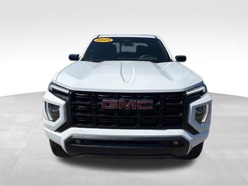 Summit White 2025 GMC Canyon Elevation