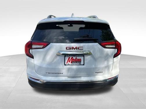 2022 GMC Terrain SLT