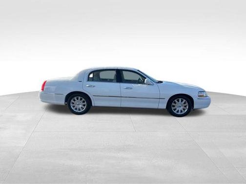 2009 Lincoln Town Car Signature Limited