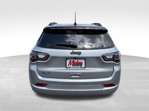 Silver Zynith 2024 Jeep Compass Limited