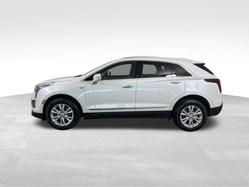 Crystal White Tri-Coat 2024 Cadillac XT5 Luxury