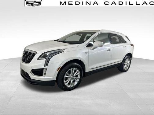 Crystal White Tri-Coat 2024 Cadillac XT5 Luxury
