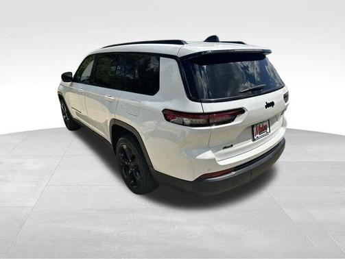 Bright White Clearcoat 2023 Jeep Grand Cherokee L Laredo