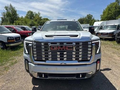 Glacier White 2026 GMC Sierra 2500 Denali