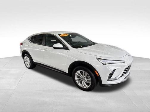 Summit White 2024 Buick Envista Preferred