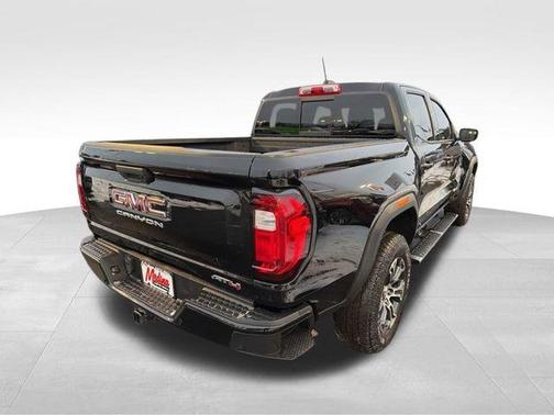 2023 GMC Canyon AT4