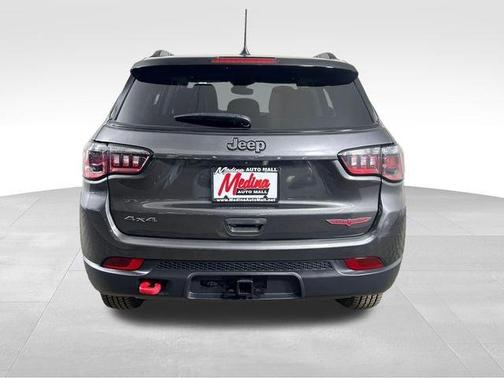 Granite Crystal Clearcoat Metallic 2022 Jeep Compass Trailhawk