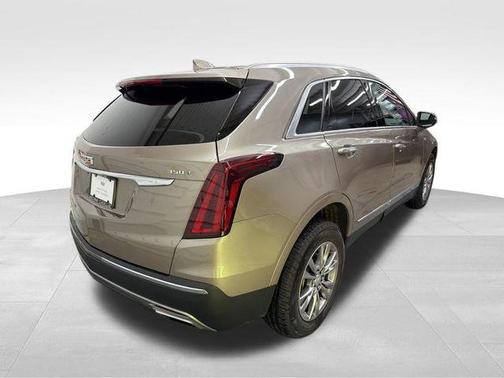 Latte 2023 Cadillac XT5 Premium Luxury
