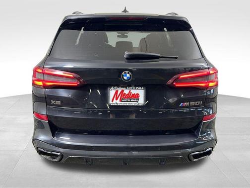 Black Sapphire Metallic 2022 BMW X5 M50i