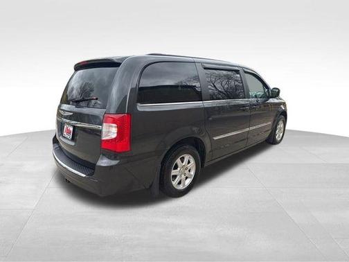 2012 Chrysler Town & Country Touring
