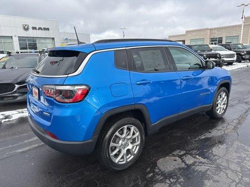 2022 Jeep Compass Latitude Lux