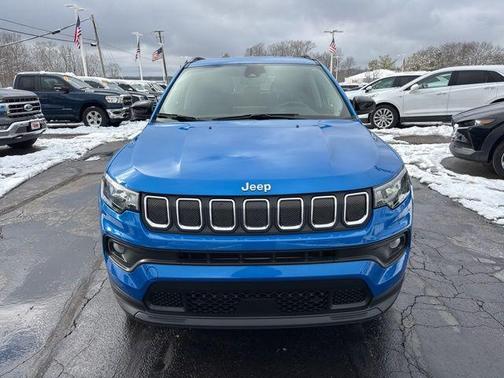 2022 Jeep Compass Latitude Lux