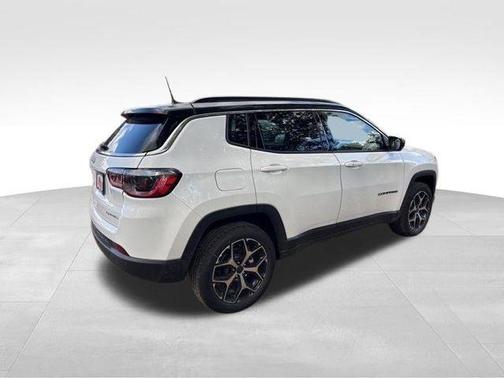 Bright White Clearcoat 2026 Jeep Compass Limited