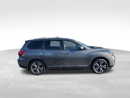 2019 Nissan Pathfinder Platinum