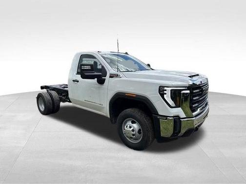 Summit White 2026 GMC Sierra 3500 Pro