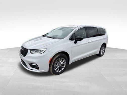 Bright White Clearcoat 2026 Chrysler Pacifica Select