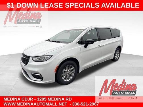 Bright White Clearcoat 2026 Chrysler Pacifica Select