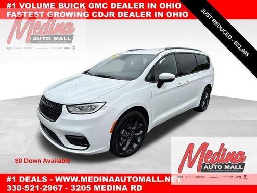 Bright White Clearcoat 2023 Chrysler Pacifica Touring-L